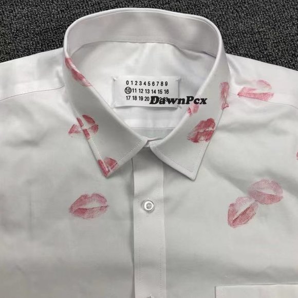 Lip prints shirt - Picture 1 of 1